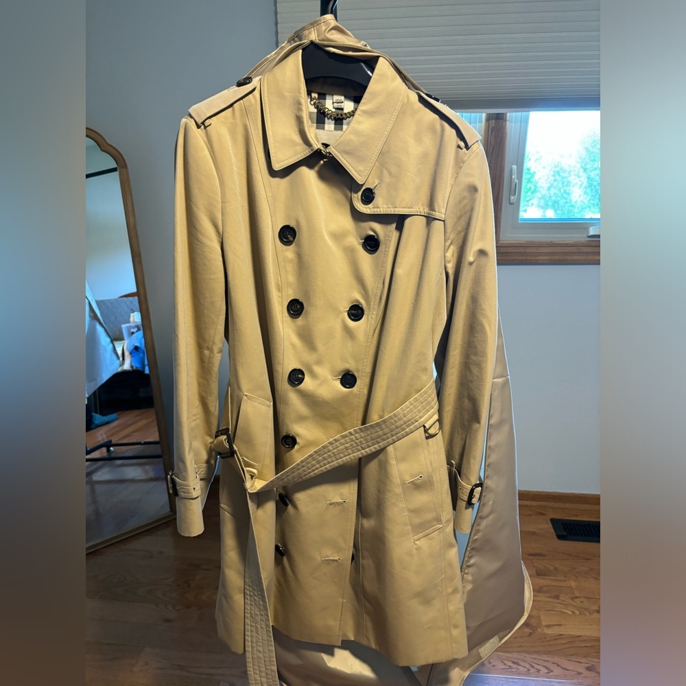 Burberry Sandringham Trench Coat